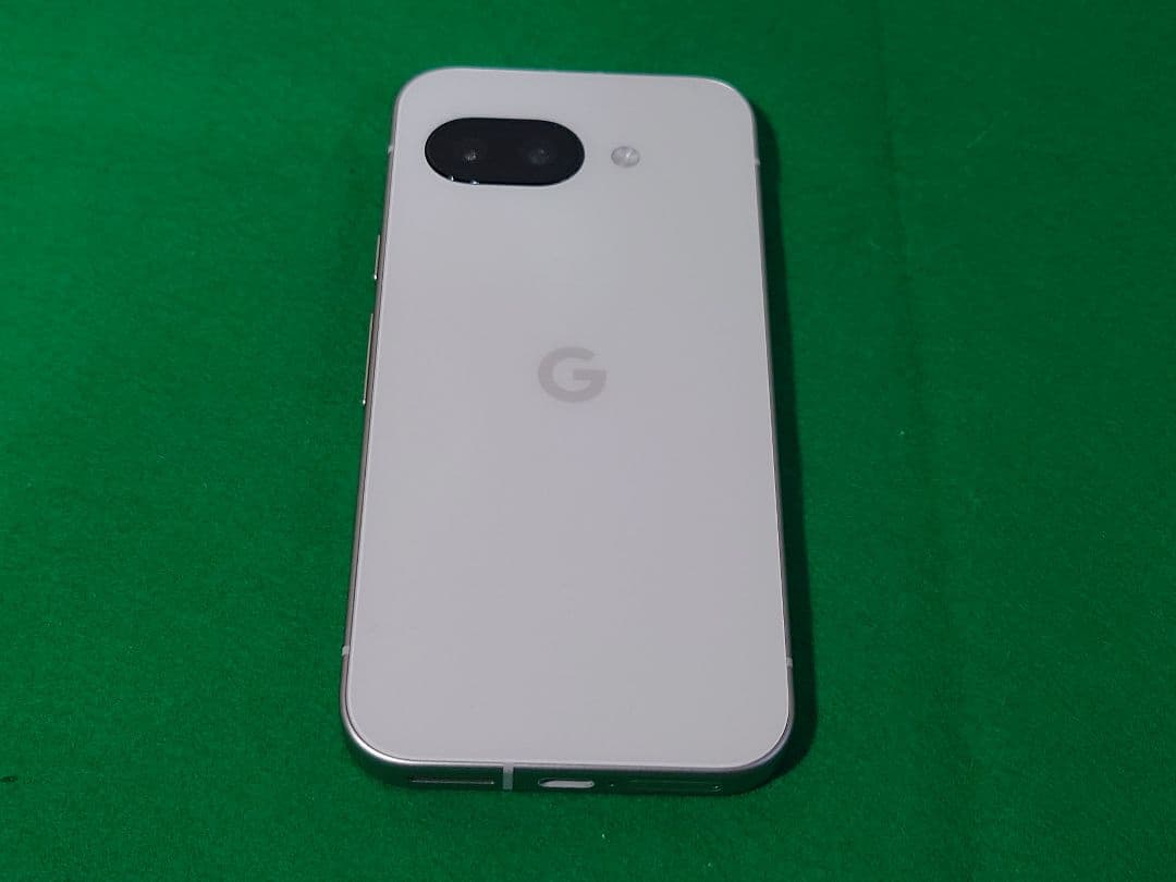 Google Pixel 9a ドコモ ホワイト 本体 新品同様 おまけ付き