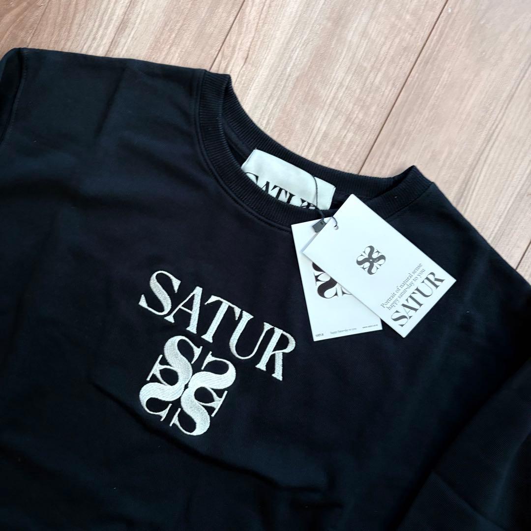 SATUR セター スウェット 刺繍 ロゴ 黒 M