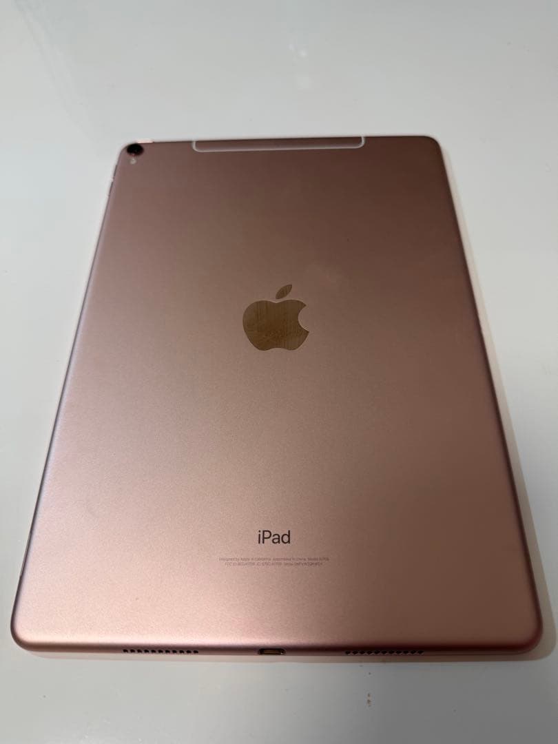 iPad Pro10.5インチ256GBローズゴールドA1709キーボード付き
