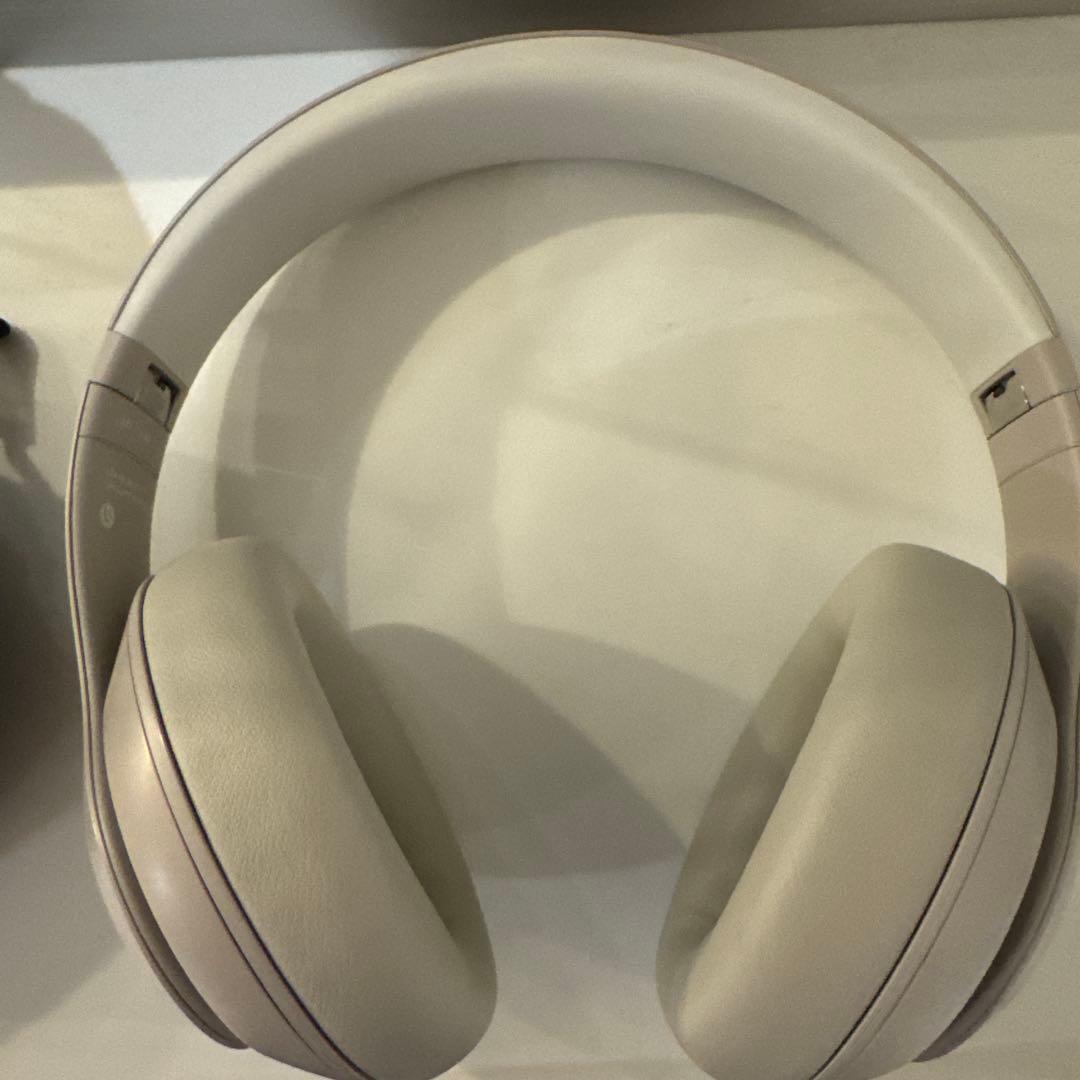Beats Studio Pro ワイヤレスヘッドホン ベージュ