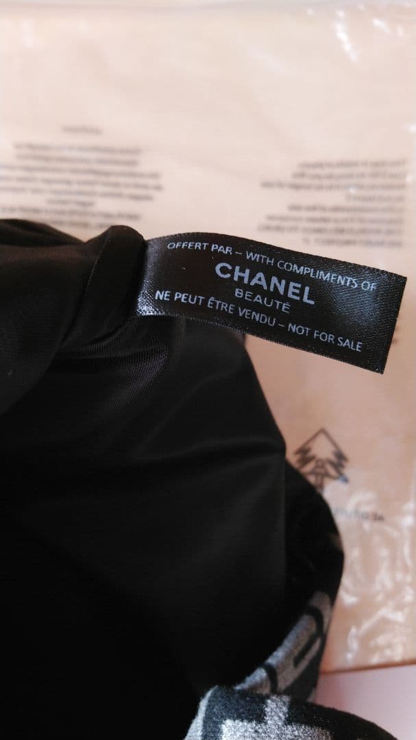 CHANELノベルティロゴキャンバストートバック