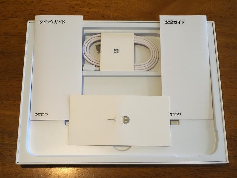 OPPO Pad Neo（ケースつき）
