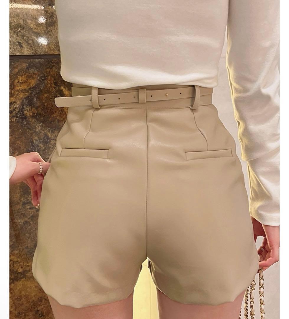 QUNG ベージュ ハイウエスト ショートパンツ Toujours belt
