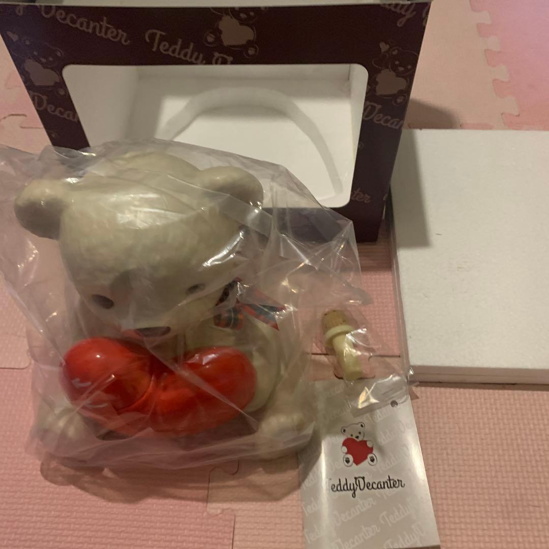 テディベアデカンター ハート抱き
