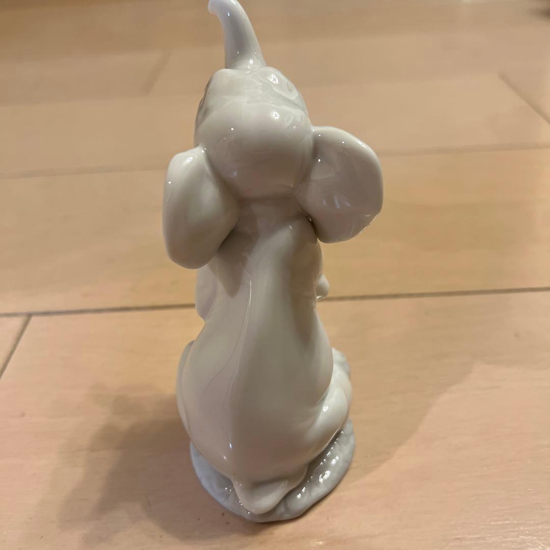 リヤドロ（LLADRO）の磁器フィギュリン