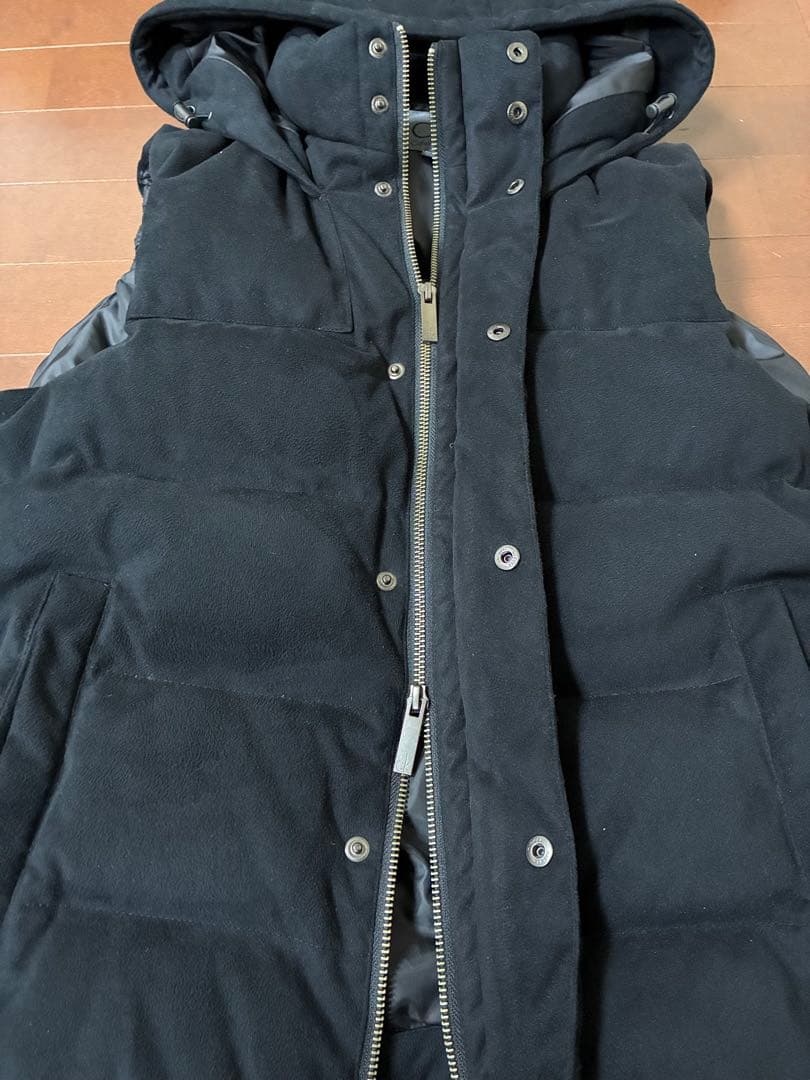   フード付きダウンベストXLブラック美品ダブルジッパー
