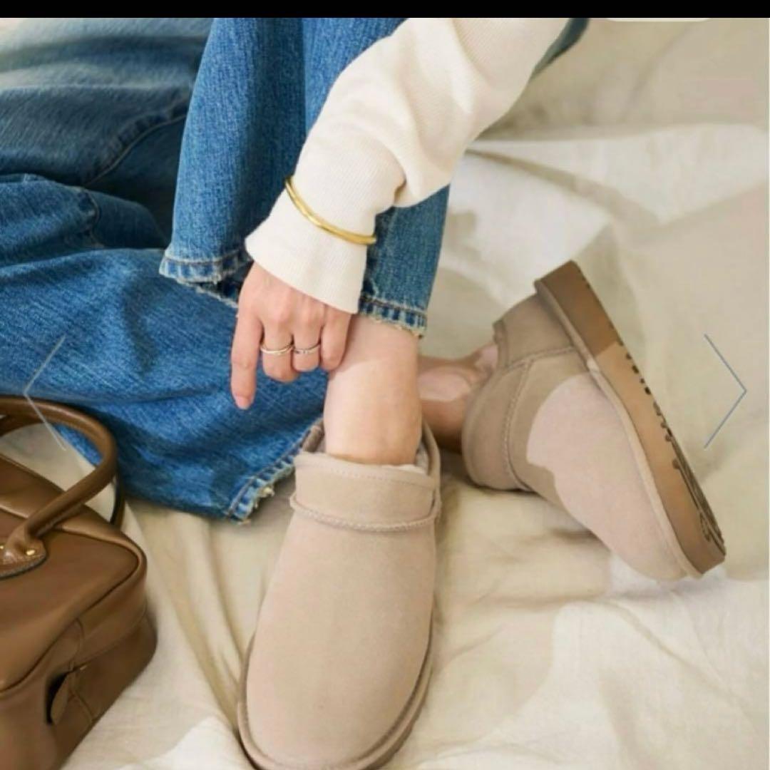 【新品・未使用】UGG CLASSIC SLIPPER ベージュ24サイズ
