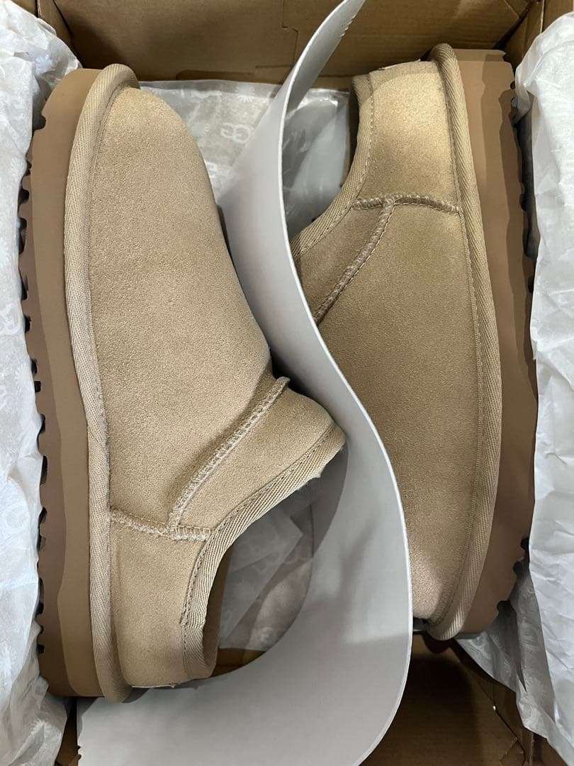 【新品・未使用】UGG CLASSIC SLIPPER ベージュ24サイズ
