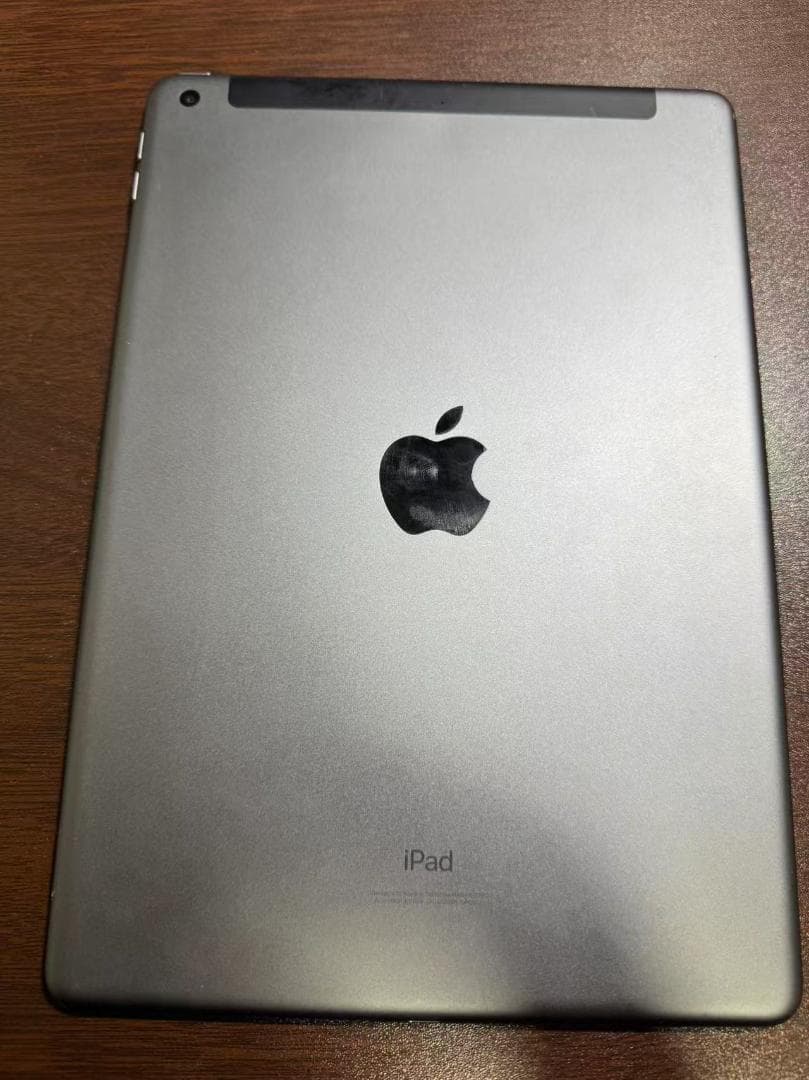 Apple iPad 第8世代 128GB 本体　simフリー