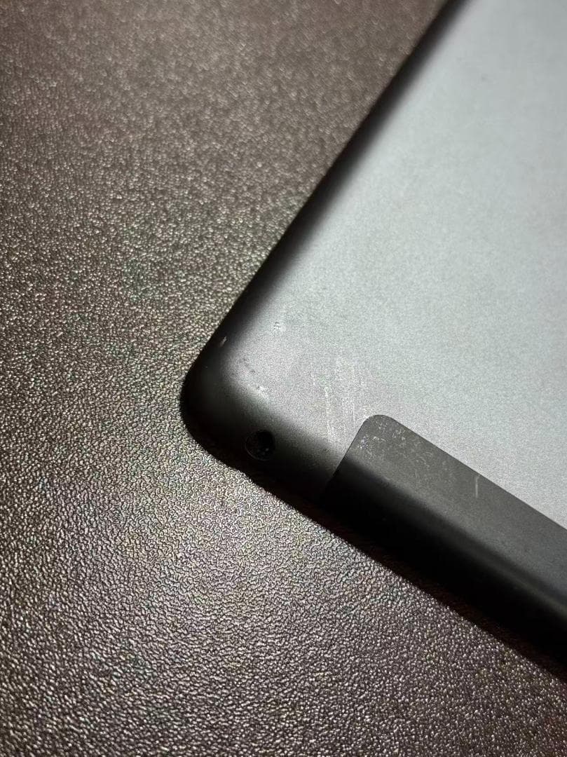 Apple iPad 第8世代 128GB 本体　simフリー