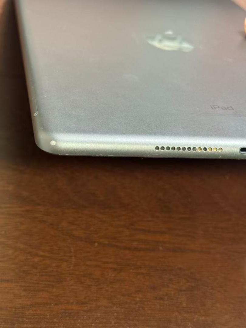 Apple iPad 第8世代 128GB 本体　simフリー