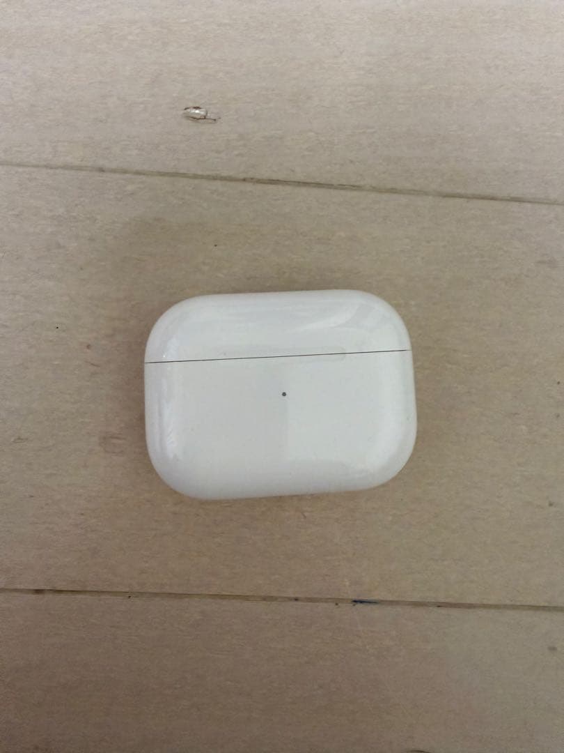 AirPods Pro 2本体 ホワイト 充電ケース付き いくらで欲しい❓❓
