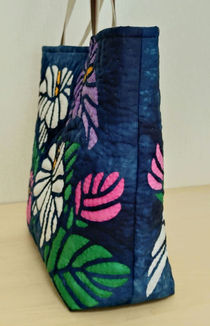 ハワイアンキルトバック・カラーの花・ハンドメイド