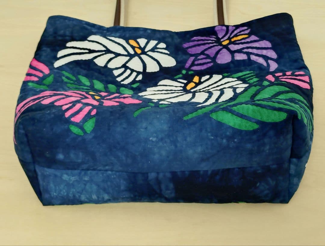 ハワイアンキルトバック・カラーの花・ハンドメイド