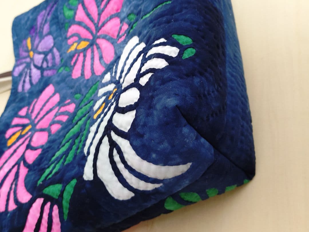 ハワイアンキルトバック・カラーの花・ハンドメイド