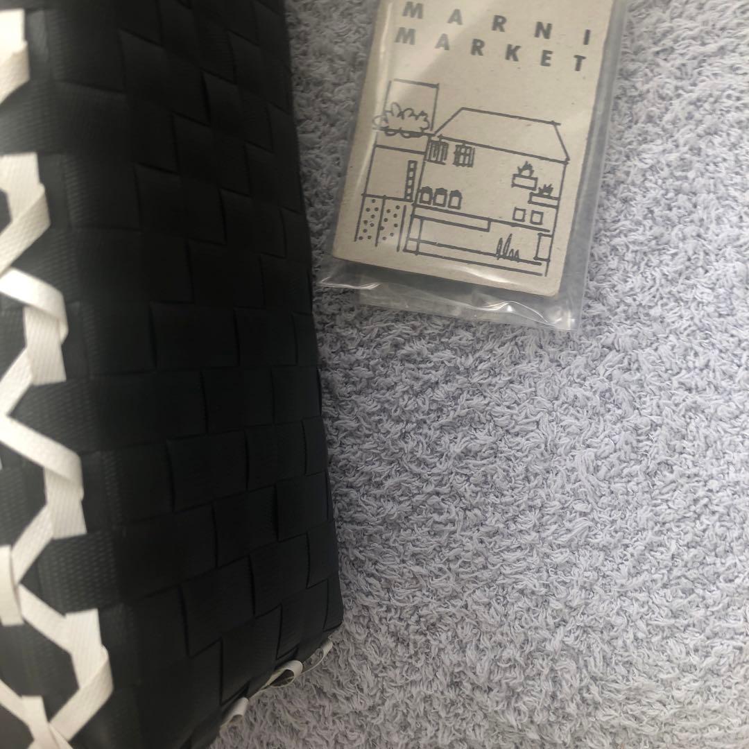 マルニ　かごバッグ　モノトーン