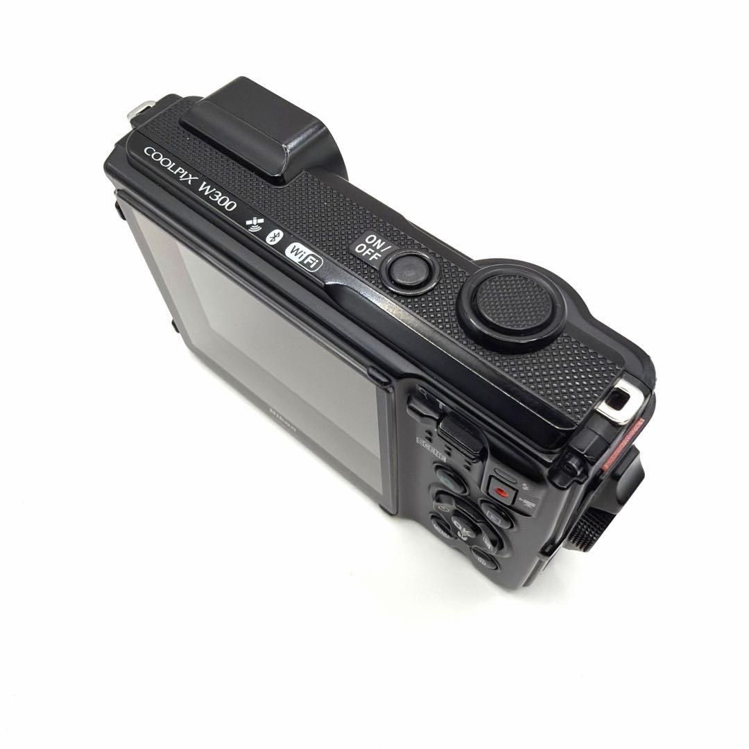 美品　Nikon COOLPIX W300 ブラック　ニコン　デジカメ