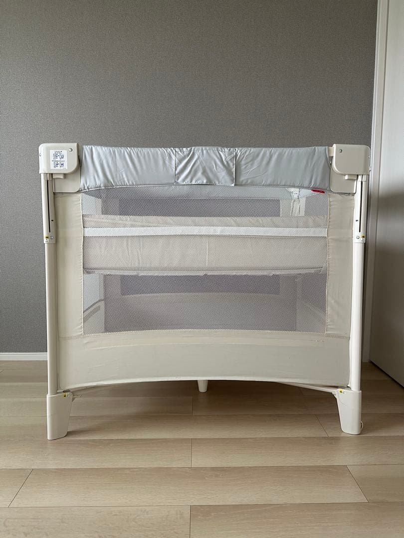アップリカ　ココネル　エアープラス　ベビーベッド
