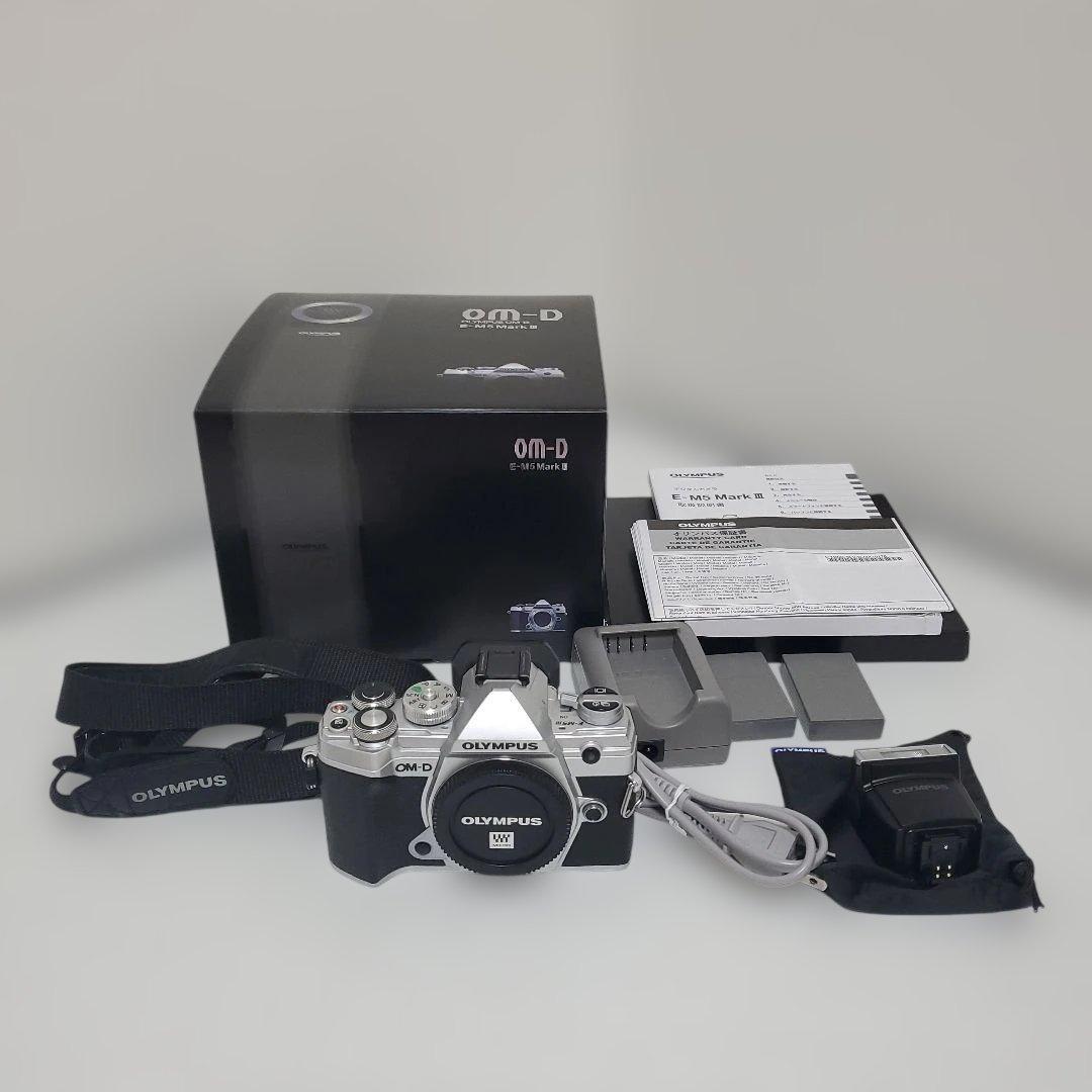 OLYMPUS OM-D E-M5 Mark III 本体