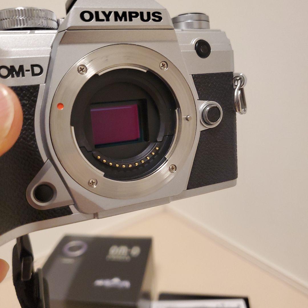 OLYMPUS OM-D E-M5 Mark III 本体