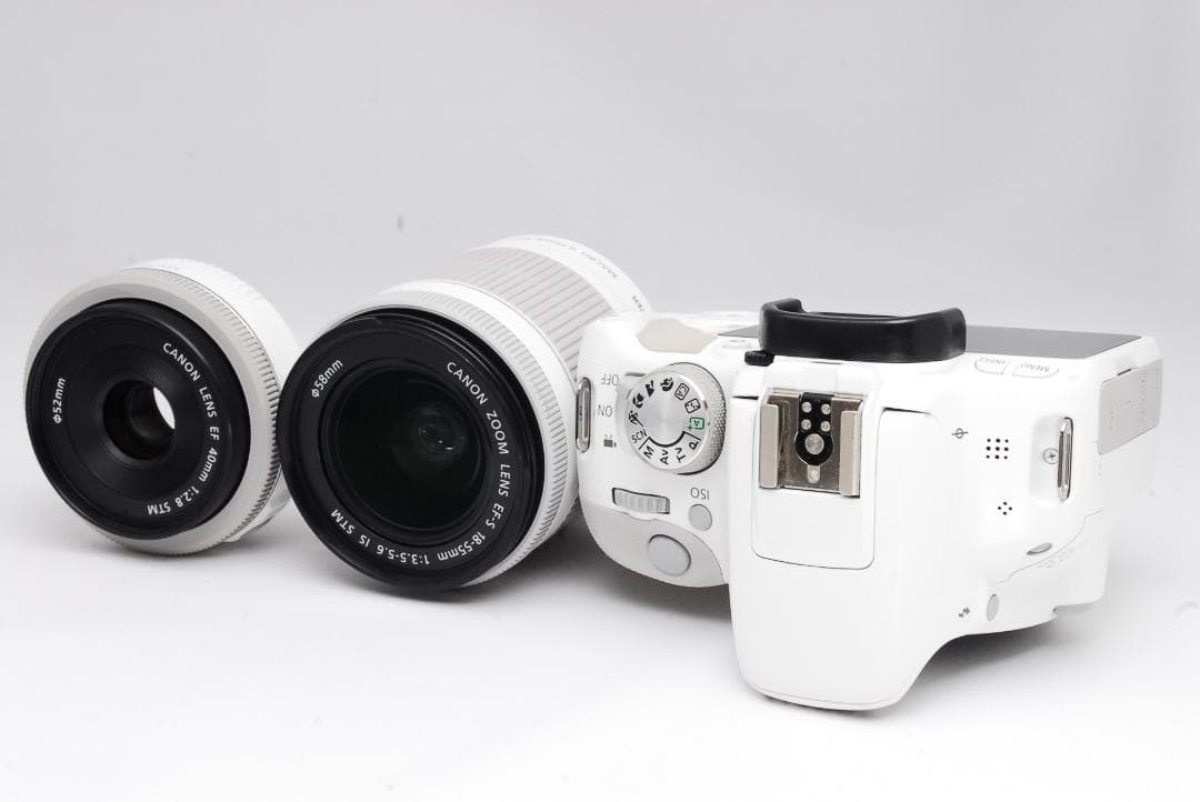 ✨️ Canon EOS Kiss X7 ホワイト ✨️新品級 単焦点レンズ付き