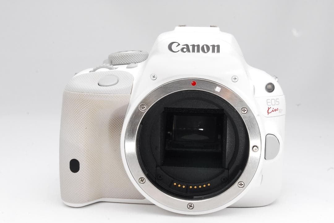 ✨️ Canon EOS Kiss X7 ホワイト ✨️新品級 単焦点レンズ付き