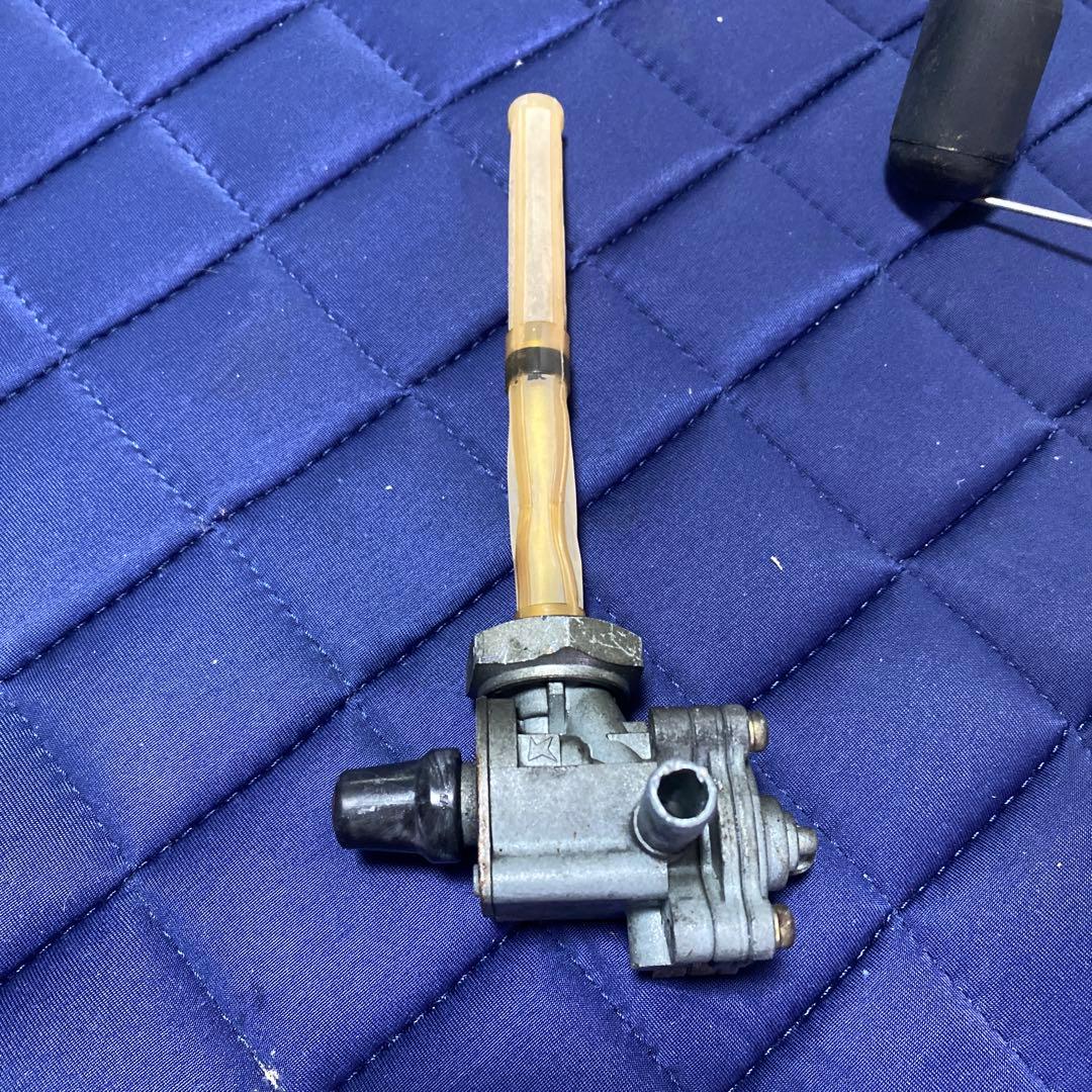 CB400fourNC36 燃料コックとセンサー