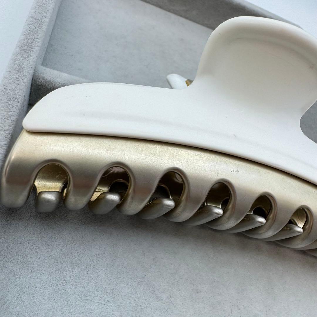 【人気】alexandre de paris ヘアクリップ　ホワイト　ゴールド