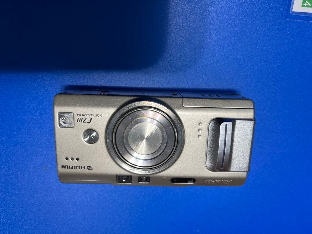 Fujifilm FinePix F710 コンパクトデジタルカメラ