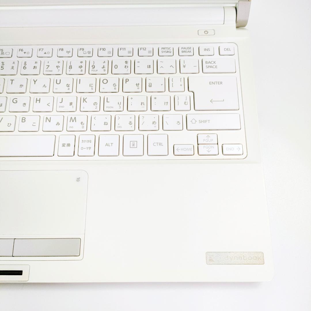 Windows11✨️SSD/Corei5/小型軽量/カメラ付き白ノートパソコン