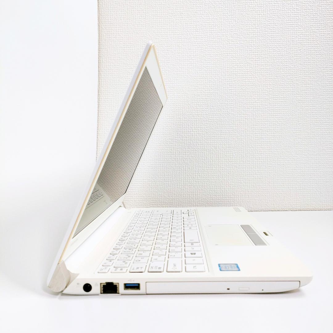 Windows11✨️SSD/Corei5/小型軽量/カメラ付き白ノートパソコン