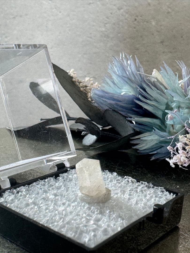 ケース付き　フェナカイト 六角柱　ビルマ　ミャンマー産