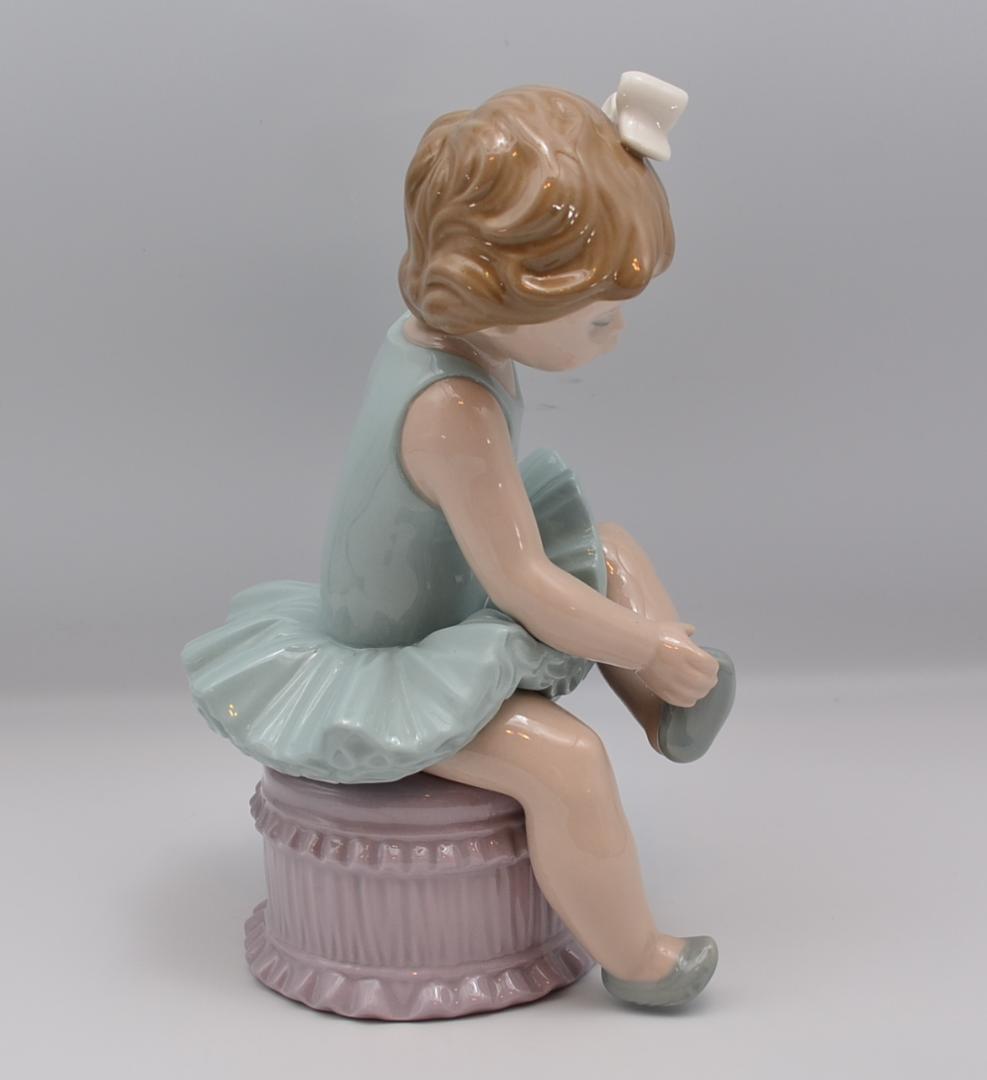 幼いバレリーナ　＃5107　★リヤドロ　スペイン　ポーセリン　光沢仕上げ　絶版