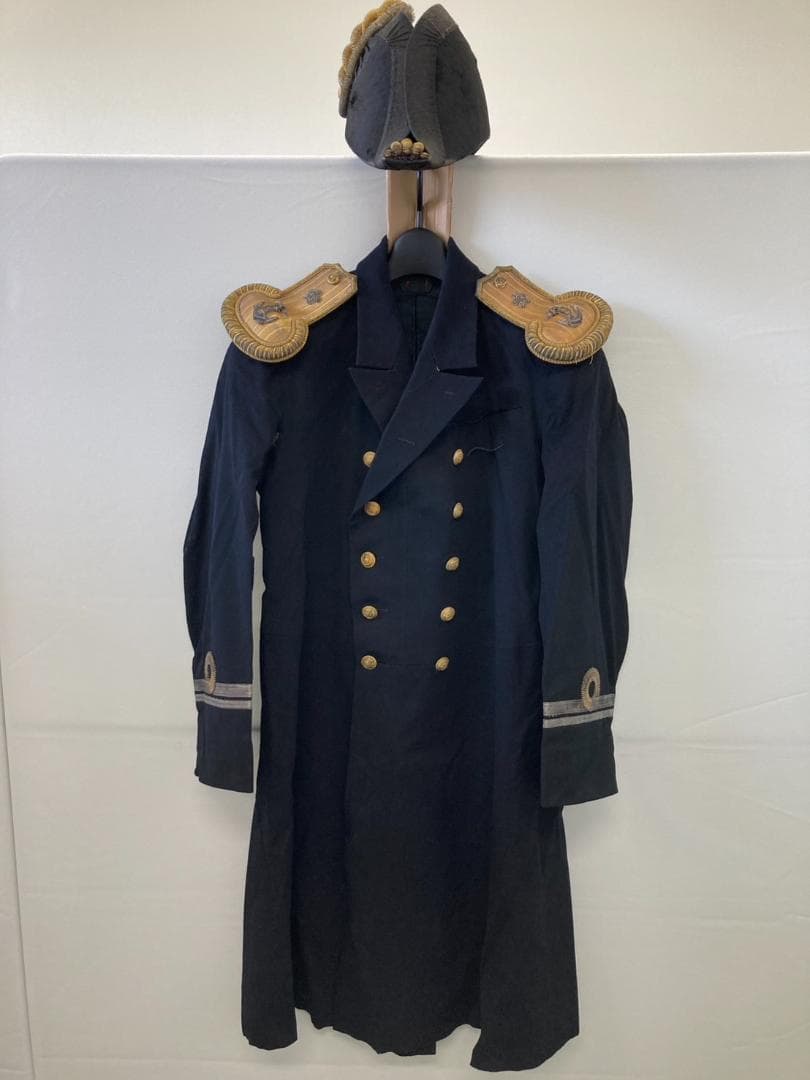 うぶ物 希少 大日本帝国海軍 大礼服 大礼帽 肩章 勲章各種