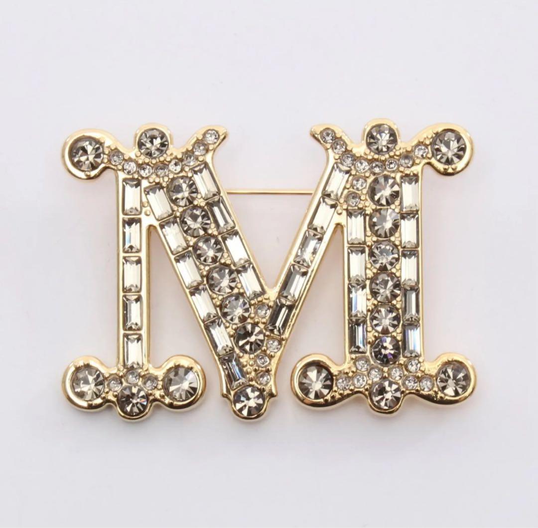 Max mara ブローチ