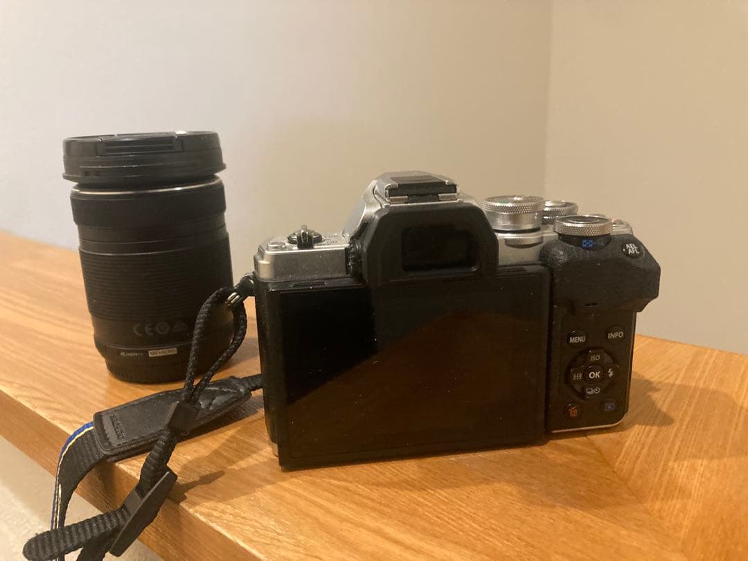 デジタルカメラ OLYMPUS OM-D E-M10 Mark IV