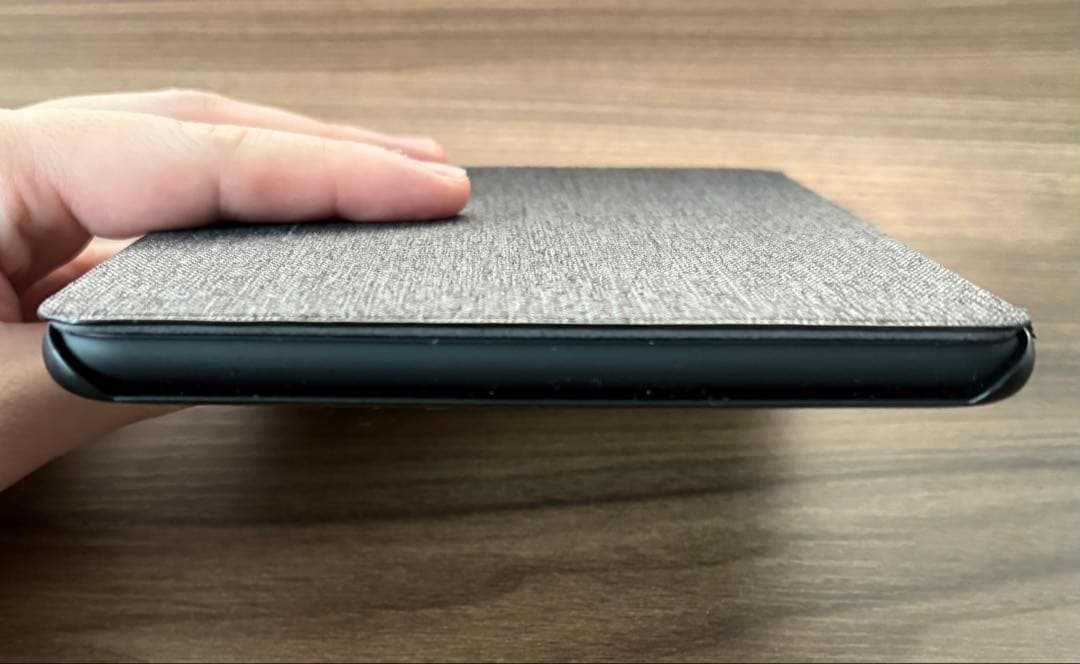 Kindle Paperwhite 第12世代　純正カバー付き