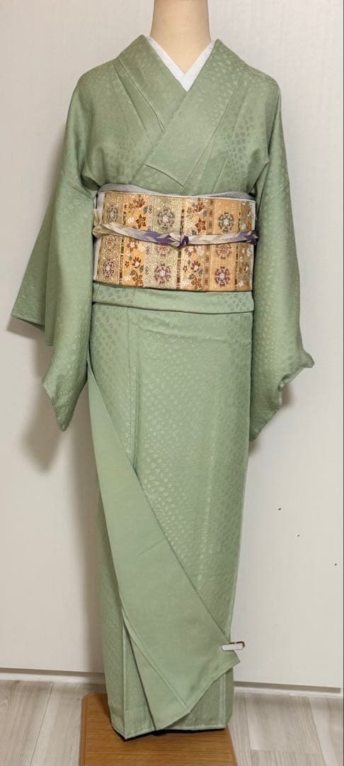 ＜松坂屋＞扱い　辻が花模様織り出し色無地着物