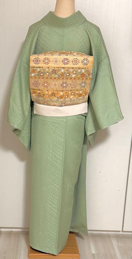 ＜松坂屋＞扱い　辻が花模様織り出し色無地着物