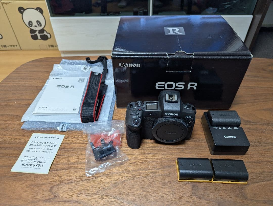 Canon EOS R フルサイズミラーレス一眼カメラ バッテリー2個おまけ