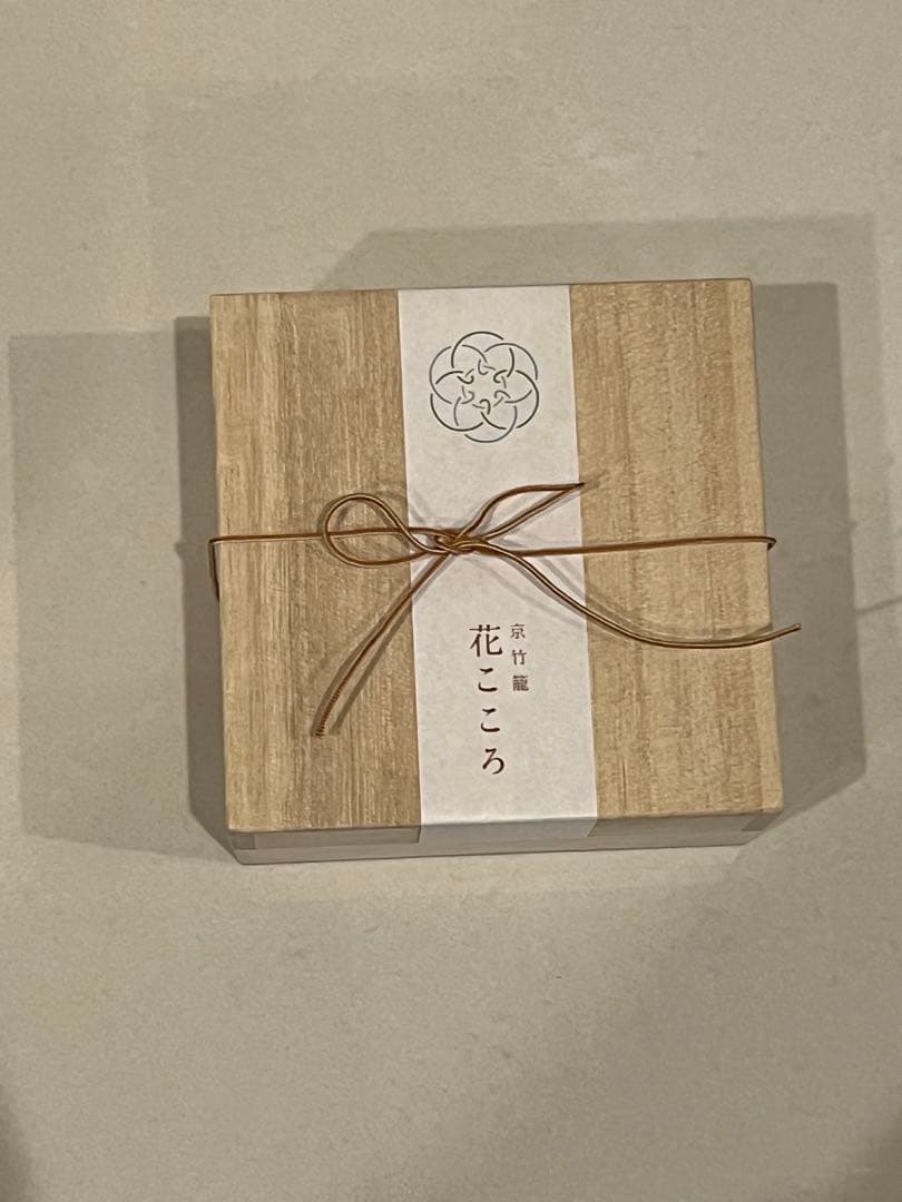 京竹籠 花こころ バングル / 菊（白竹）　ブレスレット　美の壺　工藝　民藝