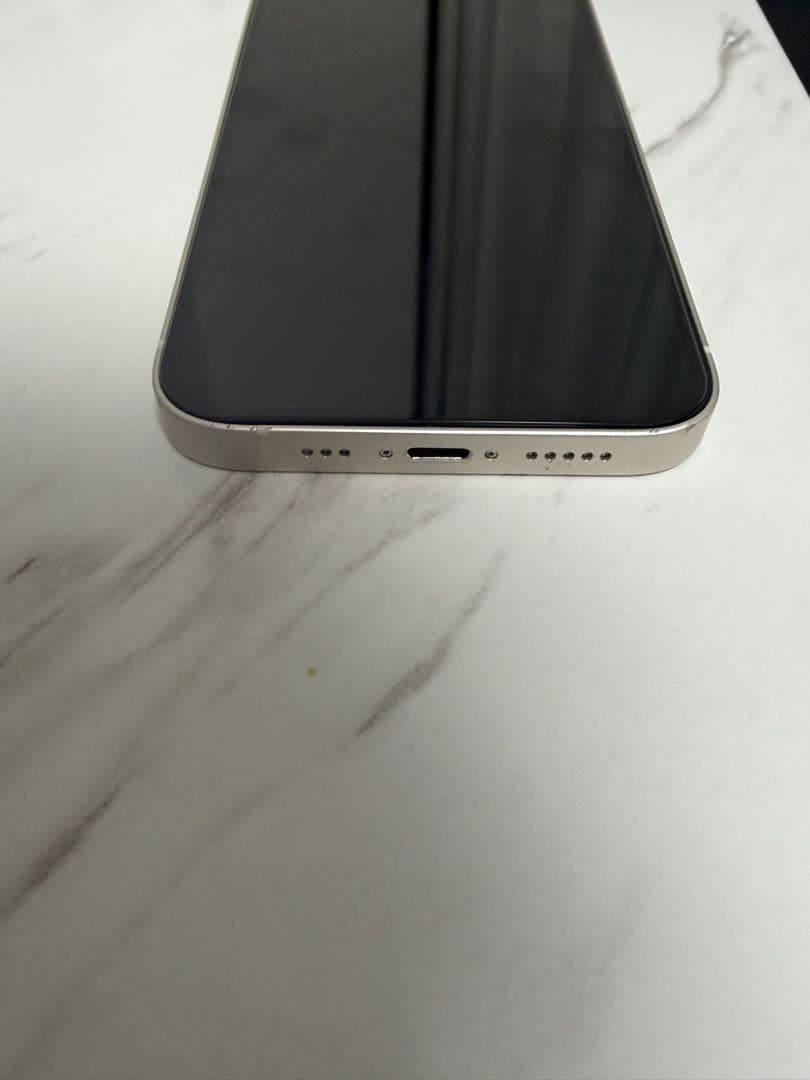 Apple iPhone 13 ホワイト 本体　ガラスフィルム付き