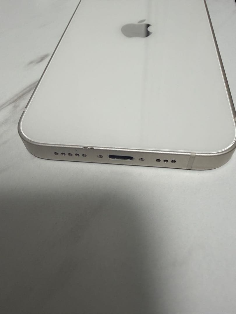 Apple iPhone 13 ホワイト 本体　ガラスフィルム付き