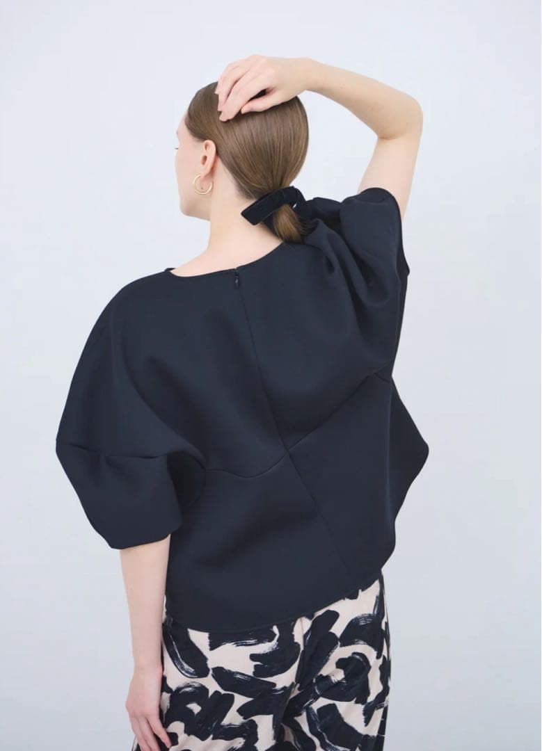 Liten リテン Sculpture form pullover ブラック