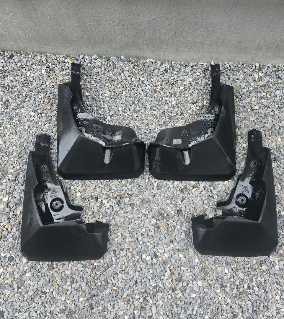 rav4 usマッドガード　本体のみ