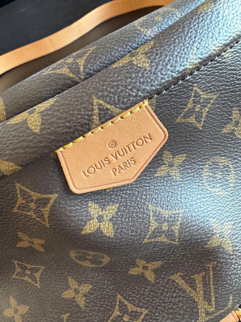 kana　LOUIS VUITTON バムバッグ ウエストバッグ