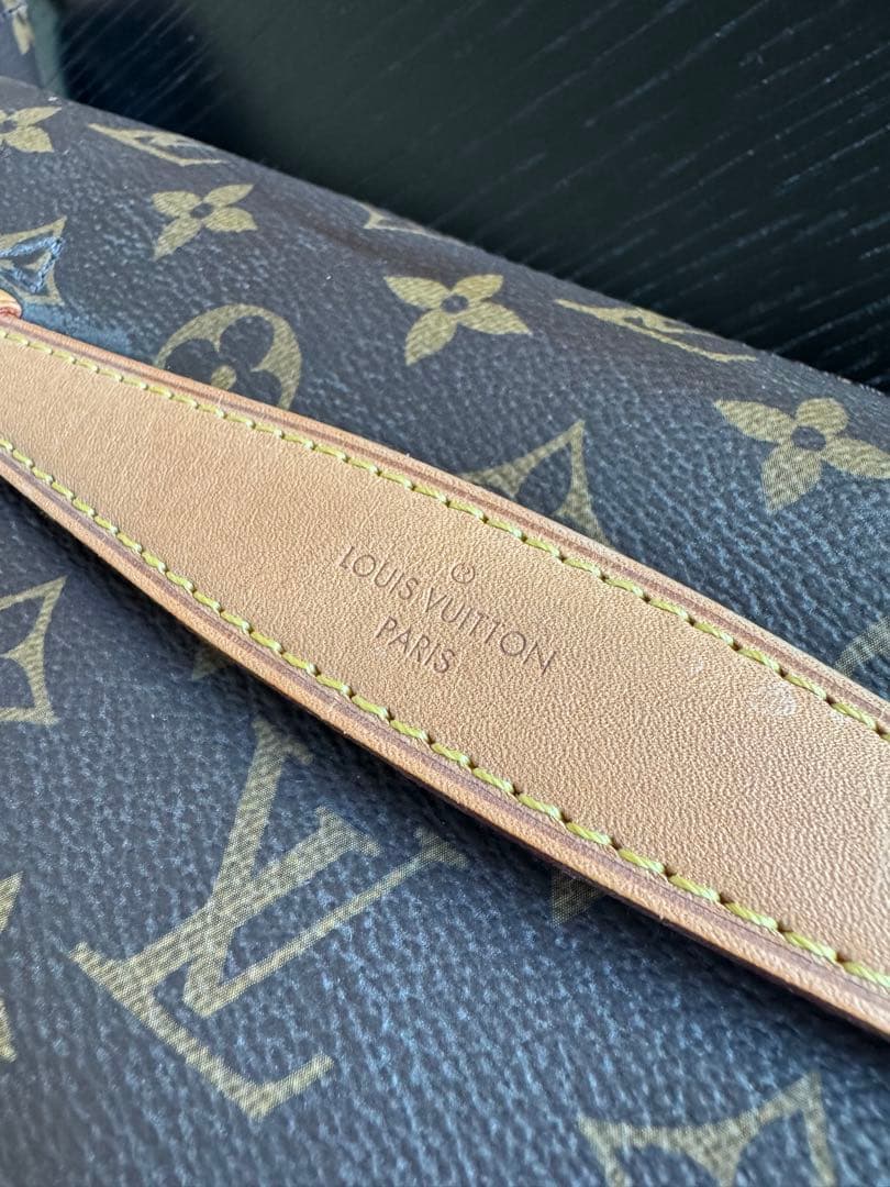 kana　LOUIS VUITTON バムバッグ ウエストバッグ