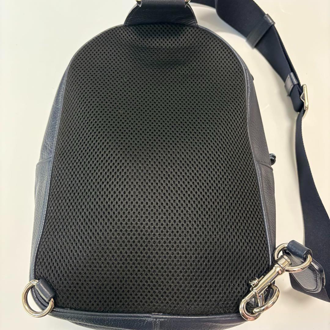 専用極美品　コーチ　ワンショルダーボディバッグ　ネイビー　レザー　ロゴワッペン