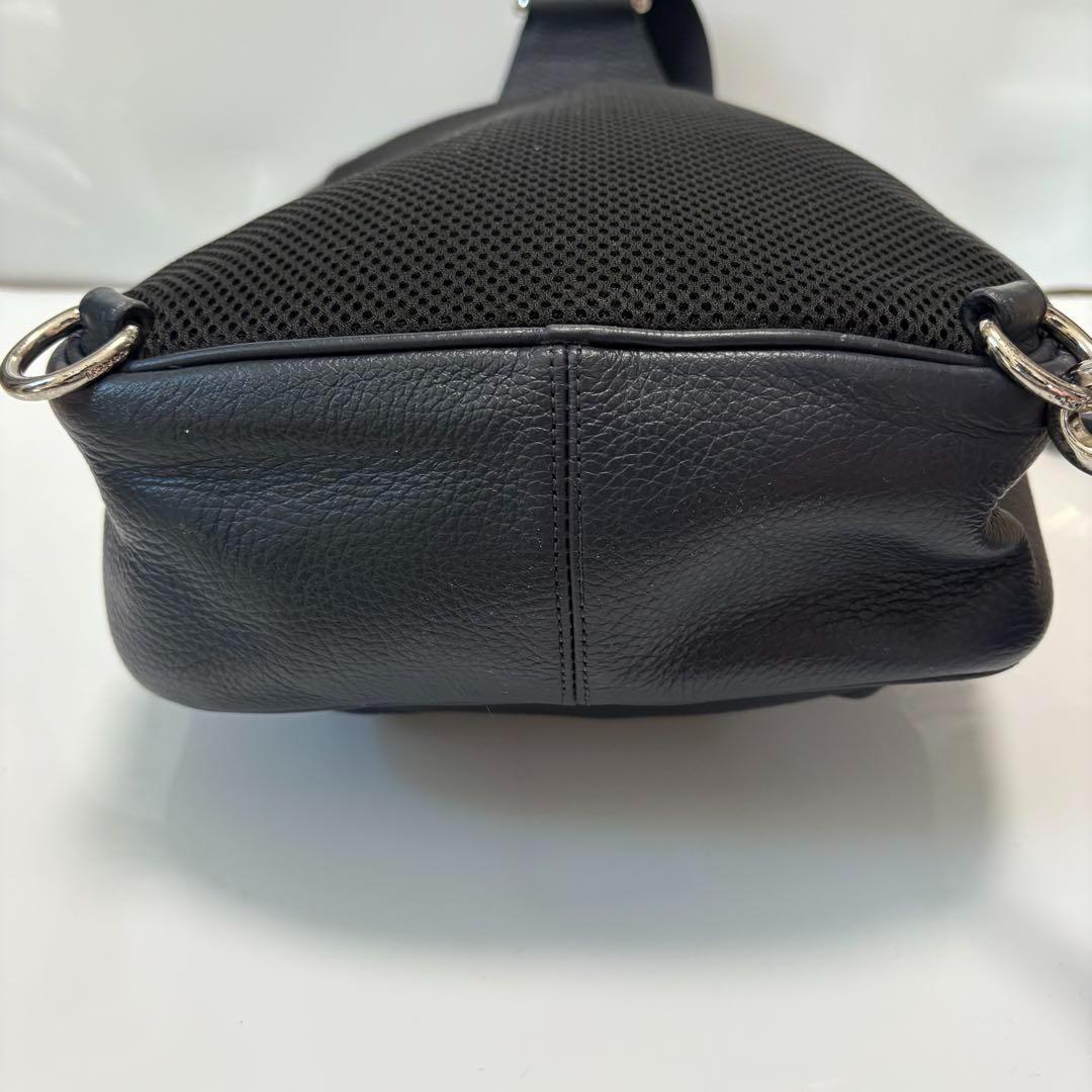 専用極美品　コーチ　ワンショルダーボディバッグ　ネイビー　レザー　ロゴワッペン