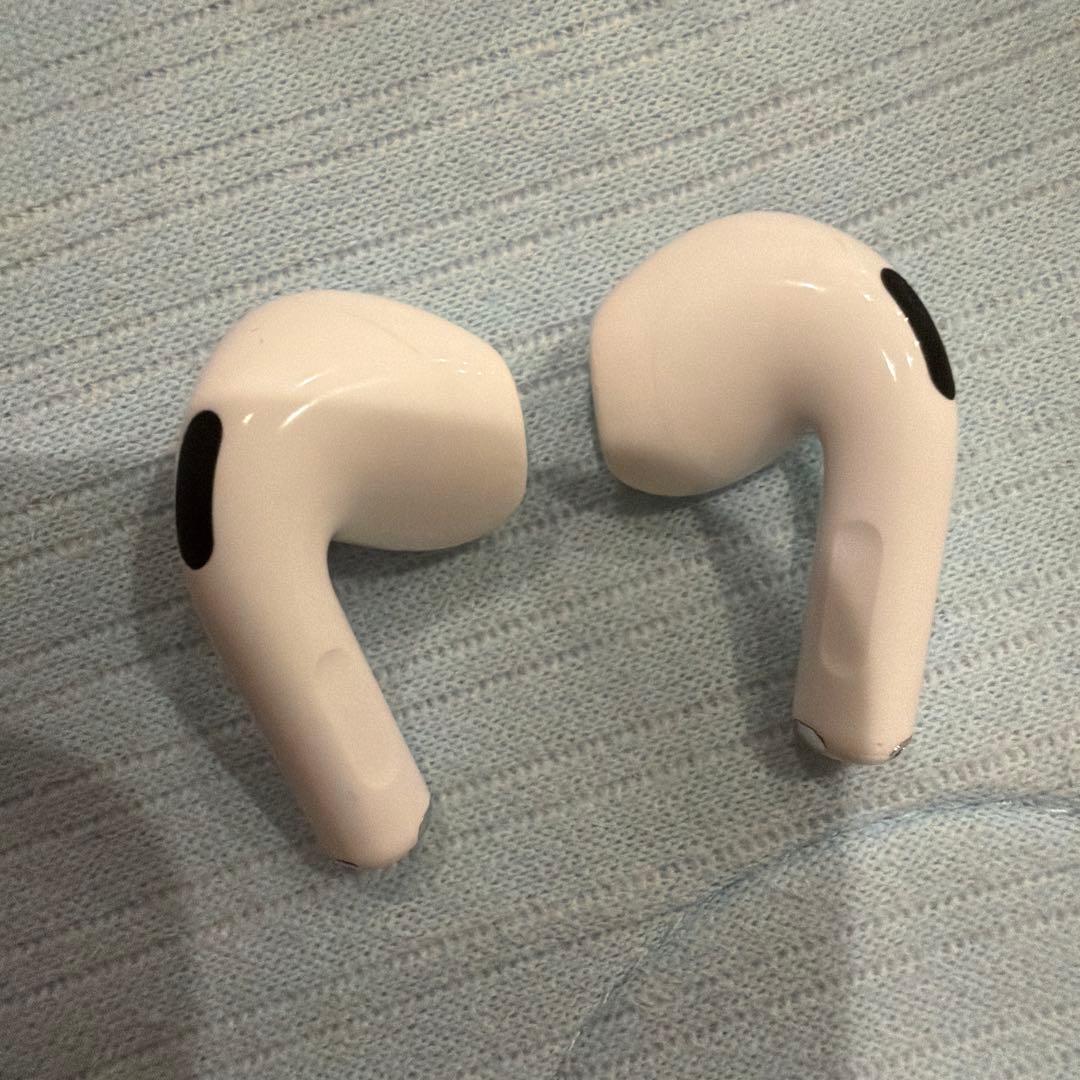 AirPods 4 アクティブノイズキャンセリング機能搭載